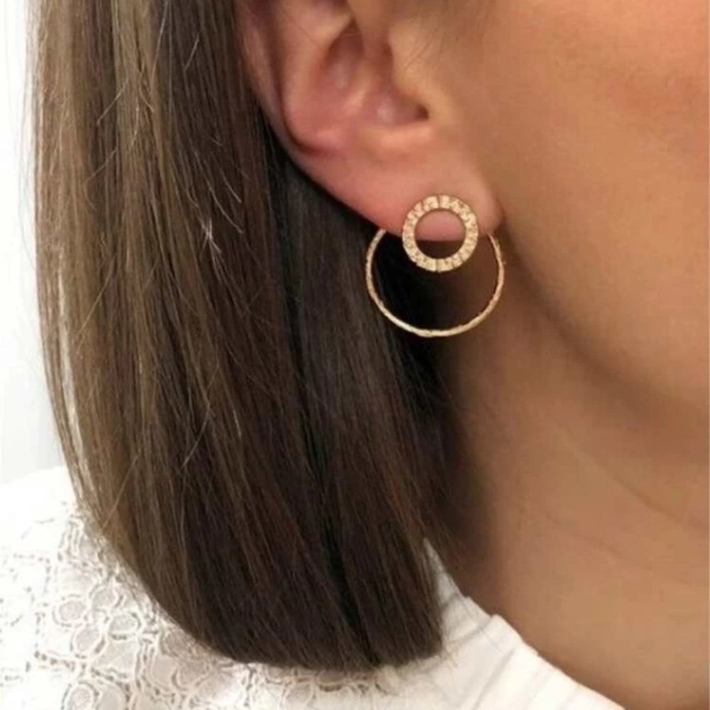 Detachable round earrings